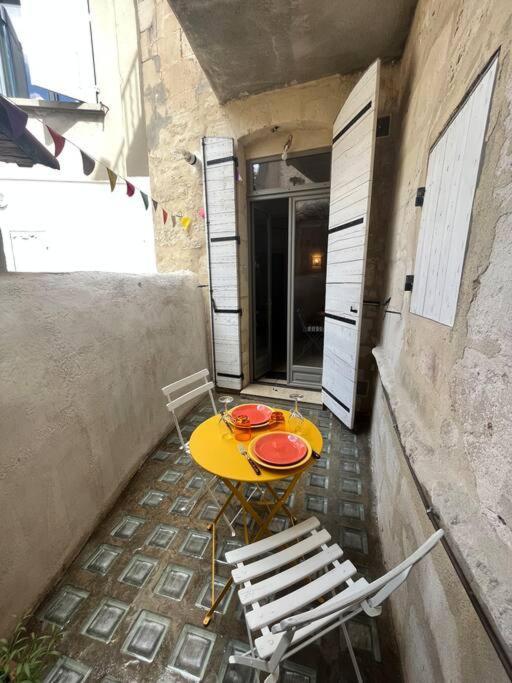 "La Maison Jaune" Arles Centre Terrasse Bagian luar foto