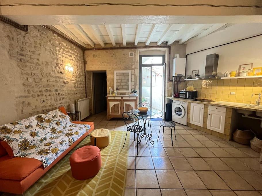 "La Maison Jaune" Arles Centre Terrasse Bagian luar foto